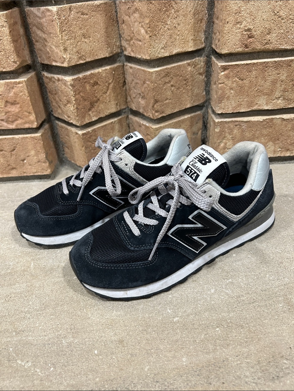 New Balance 574 WL574EVB Core Classic Black Sneakers Women’s Shoes Size 8